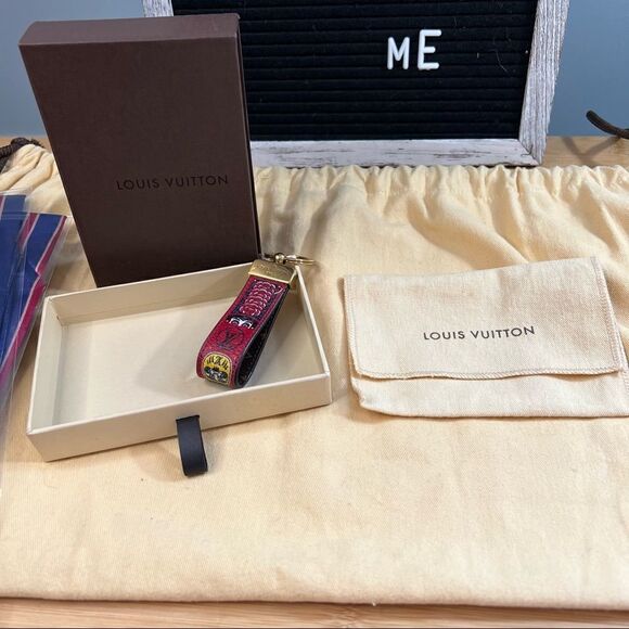 LOUIS vuitton kabuki limited edition key holder charm - Picture 3 of 17